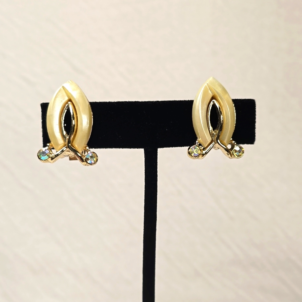 Vintage Clip On Earrings